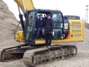 Oberbürgermeister Frank Schneider und Wilhelm Herzog von Württemberg, Chef des Hauses Württemberg, weihen die Baustelle ein. 